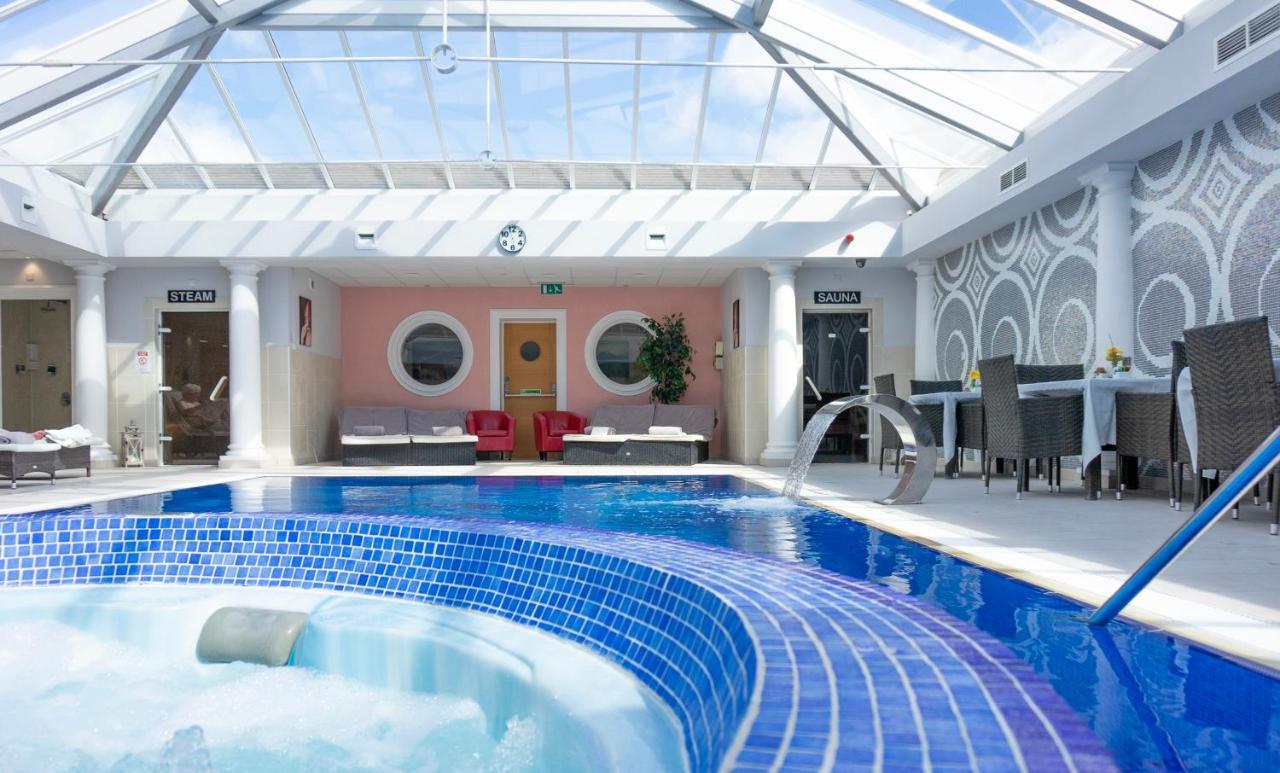 Dudsbury Golf Club - Hotel And Spa ファーンダウン エクステリア 写真