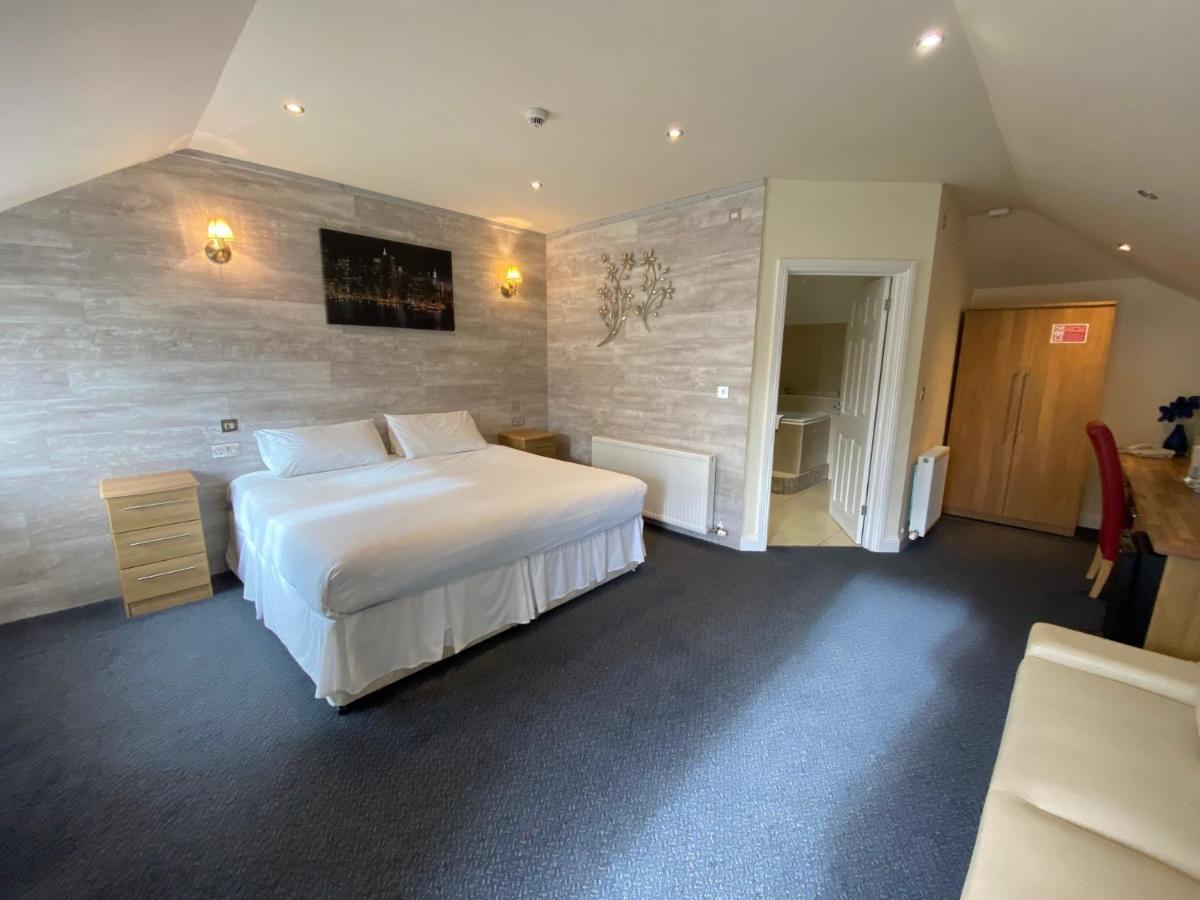 Dudsbury Golf Club - Hotel And Spa ファーンダウン エクステリア 写真