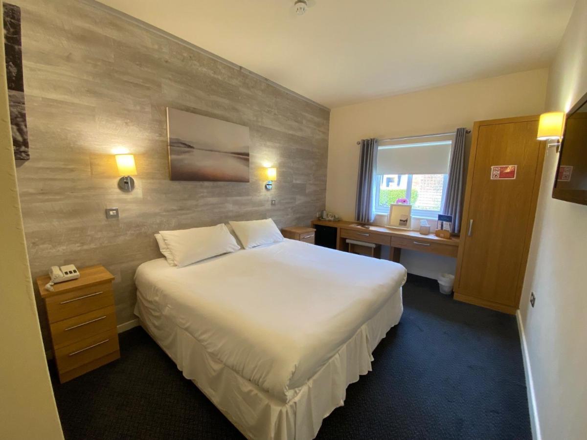 Dudsbury Golf Club - Hotel And Spa ファーンダウン エクステリア 写真