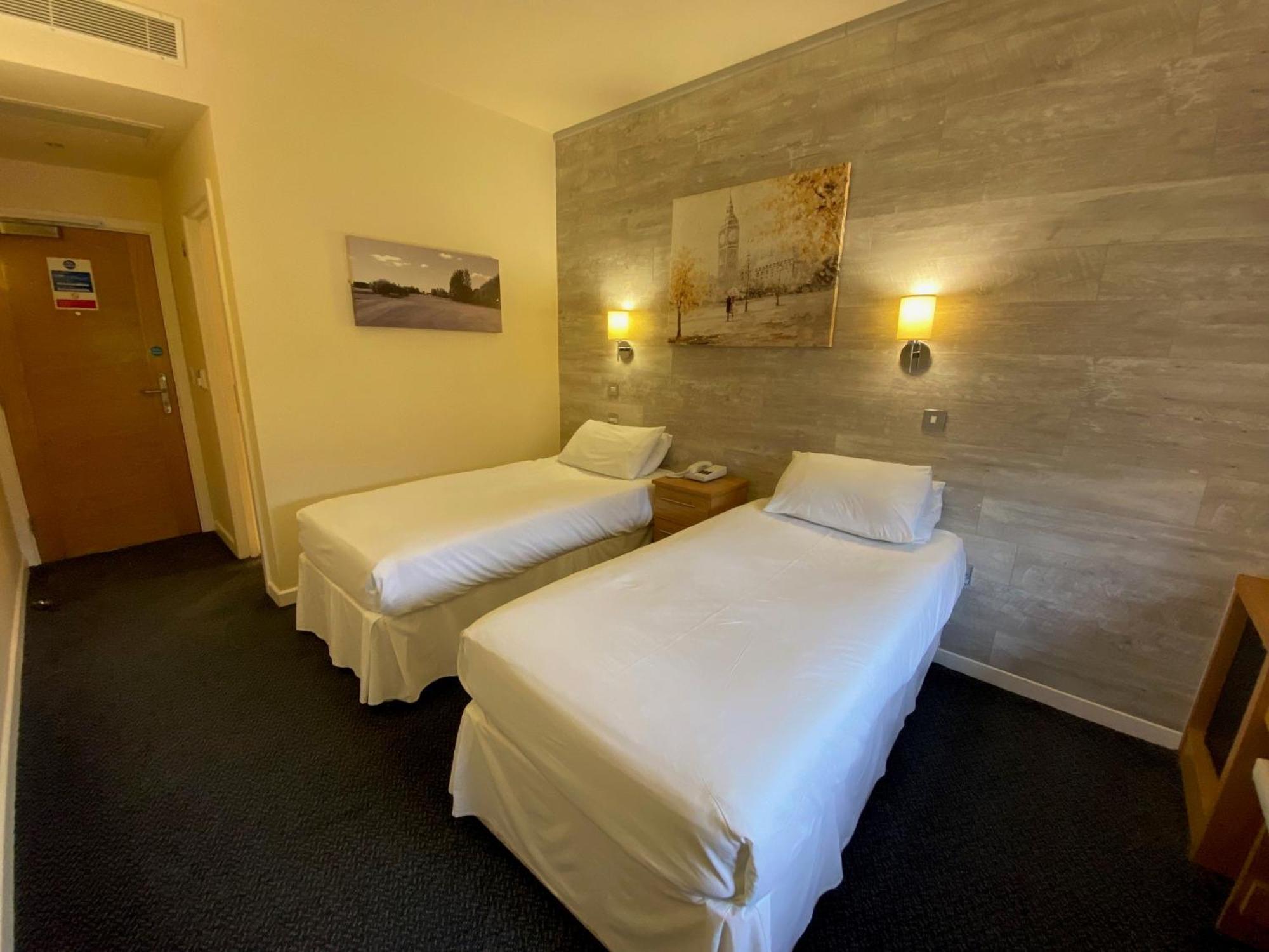 Dudsbury Golf Club - Hotel And Spa ファーンダウン エクステリア 写真