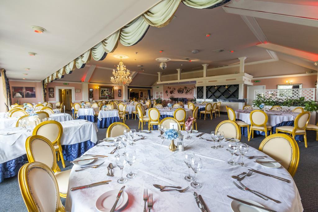Dudsbury Golf Club - Hotel And Spa ファーンダウン エクステリア 写真