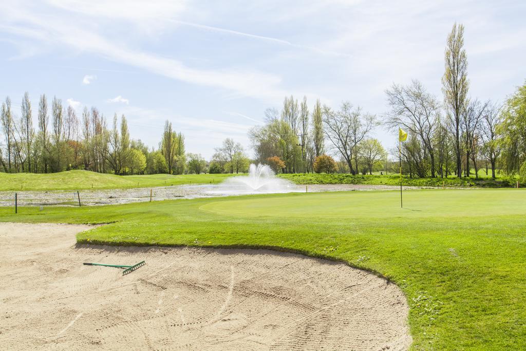 Dudsbury Golf Club - Hotel And Spa ファーンダウン エクステリア 写真