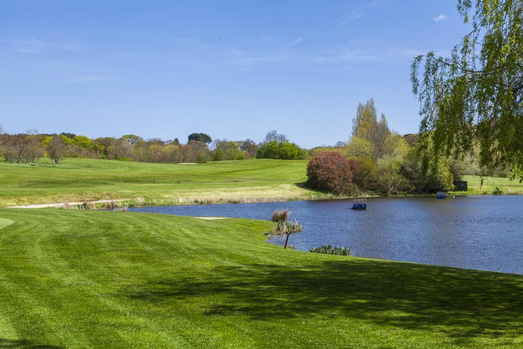 Dudsbury Golf Club - Hotel And Spa ファーンダウン エクステリア 写真