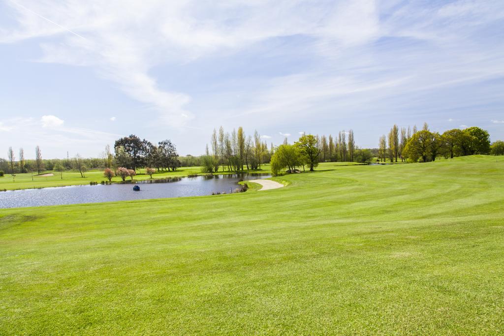 Dudsbury Golf Club - Hotel And Spa ファーンダウン エクステリア 写真