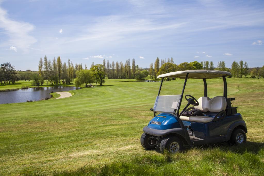 Dudsbury Golf Club - Hotel And Spa ファーンダウン エクステリア 写真